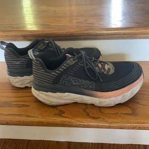 hoka bondi 6 wide running shoes